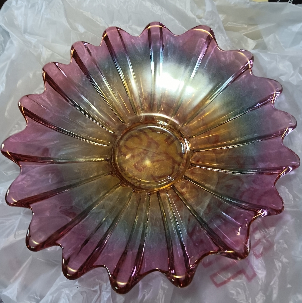 Star Burst Of Colol Glass Bowl